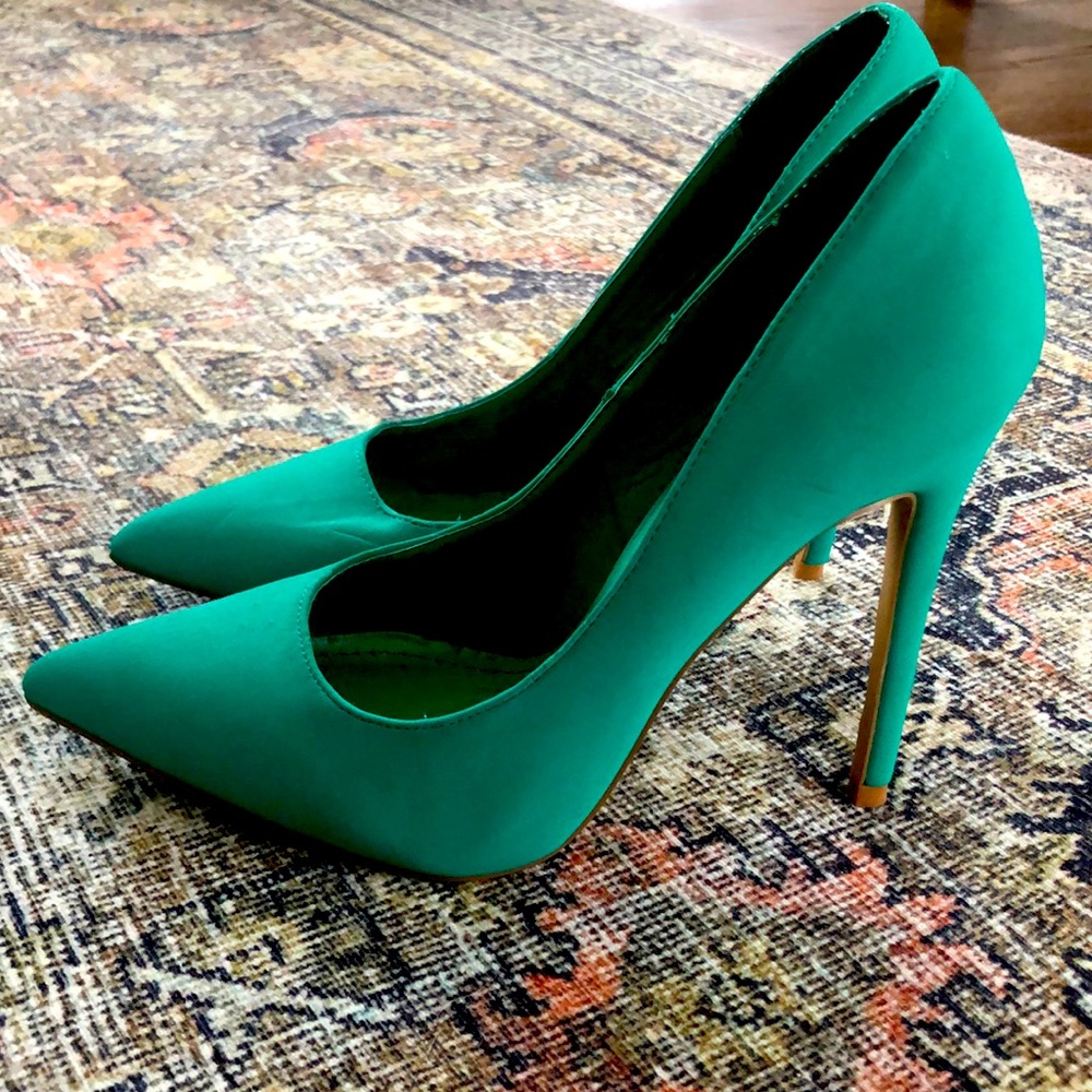 Teal pumps